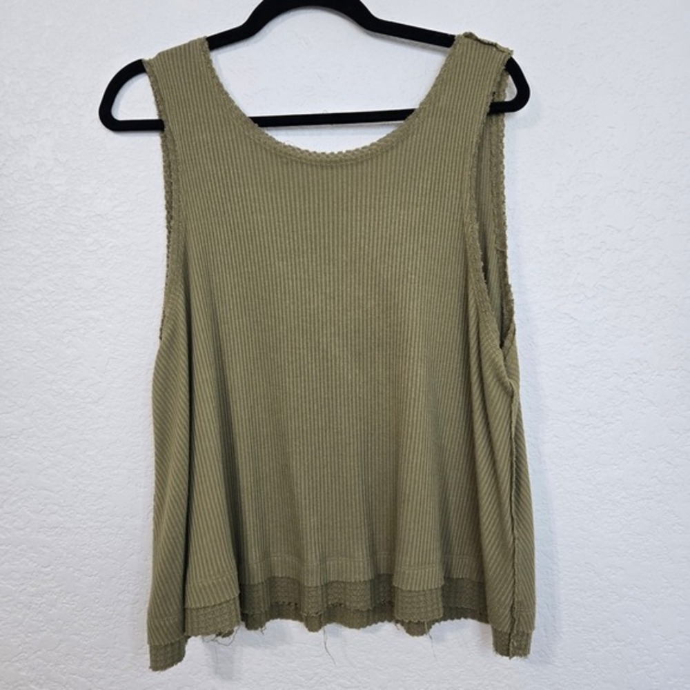 We The Free Tank Top Small‎ Green Ribbed Sleeveless Casual Layering Raw Hem